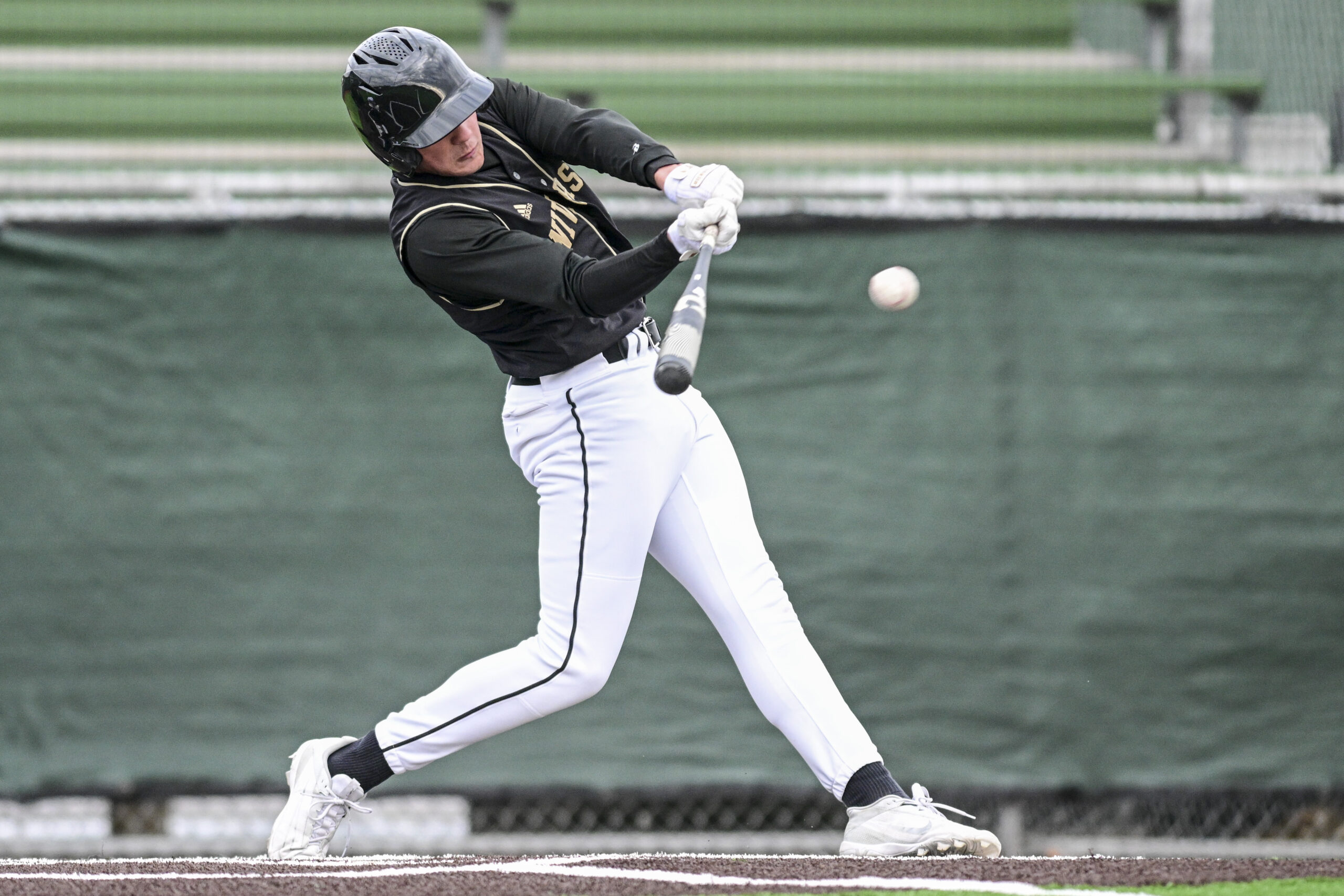 Early lead holds up as University hangs on to beat Linsly